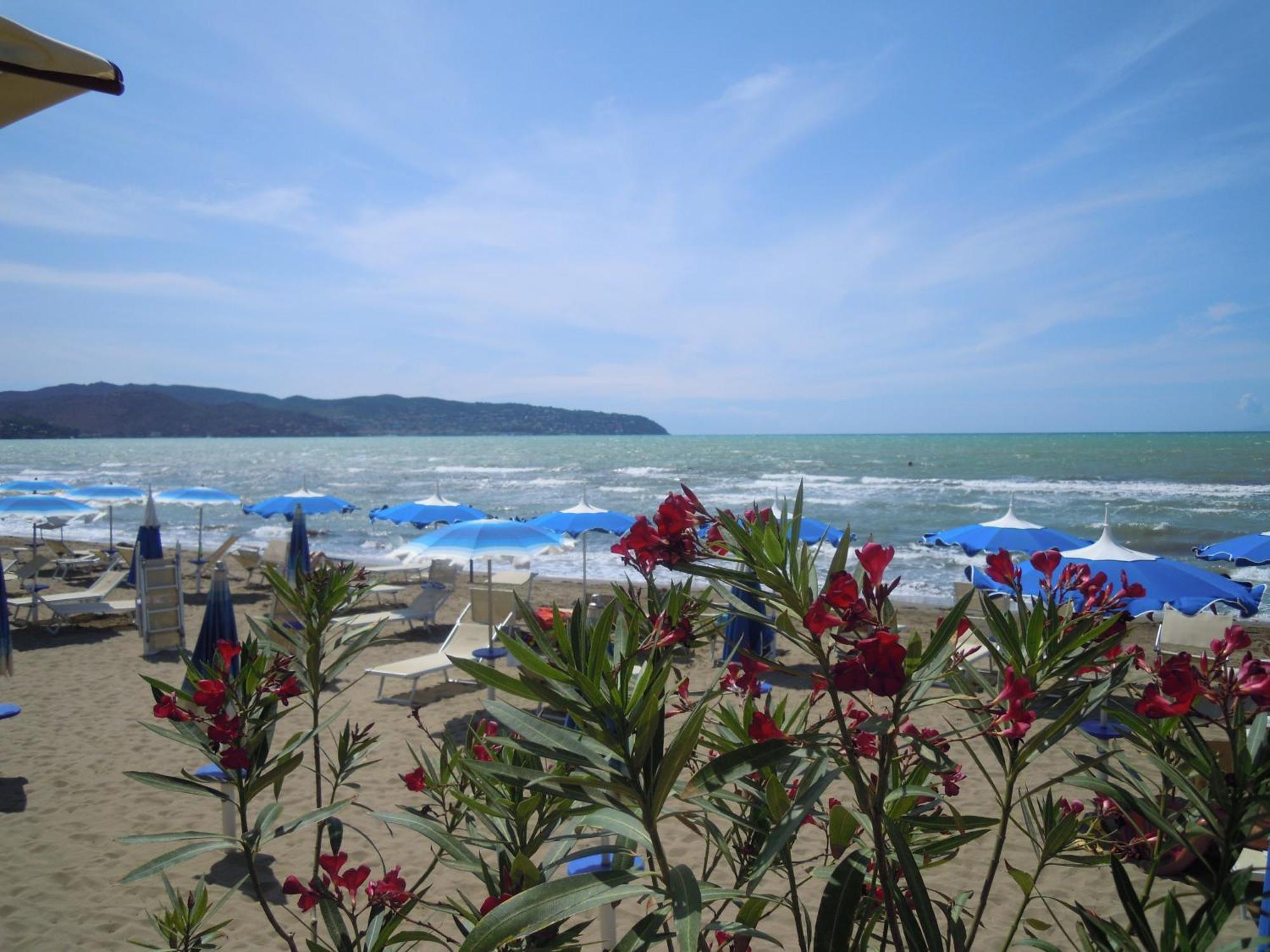 Aparthotel Il Lido Giannella Exterior foto
