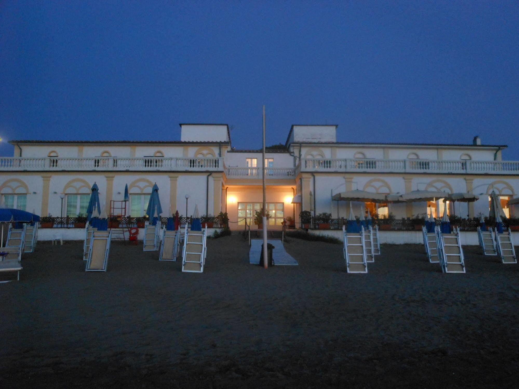 Aparthotel Il Lido Giannella Exterior foto